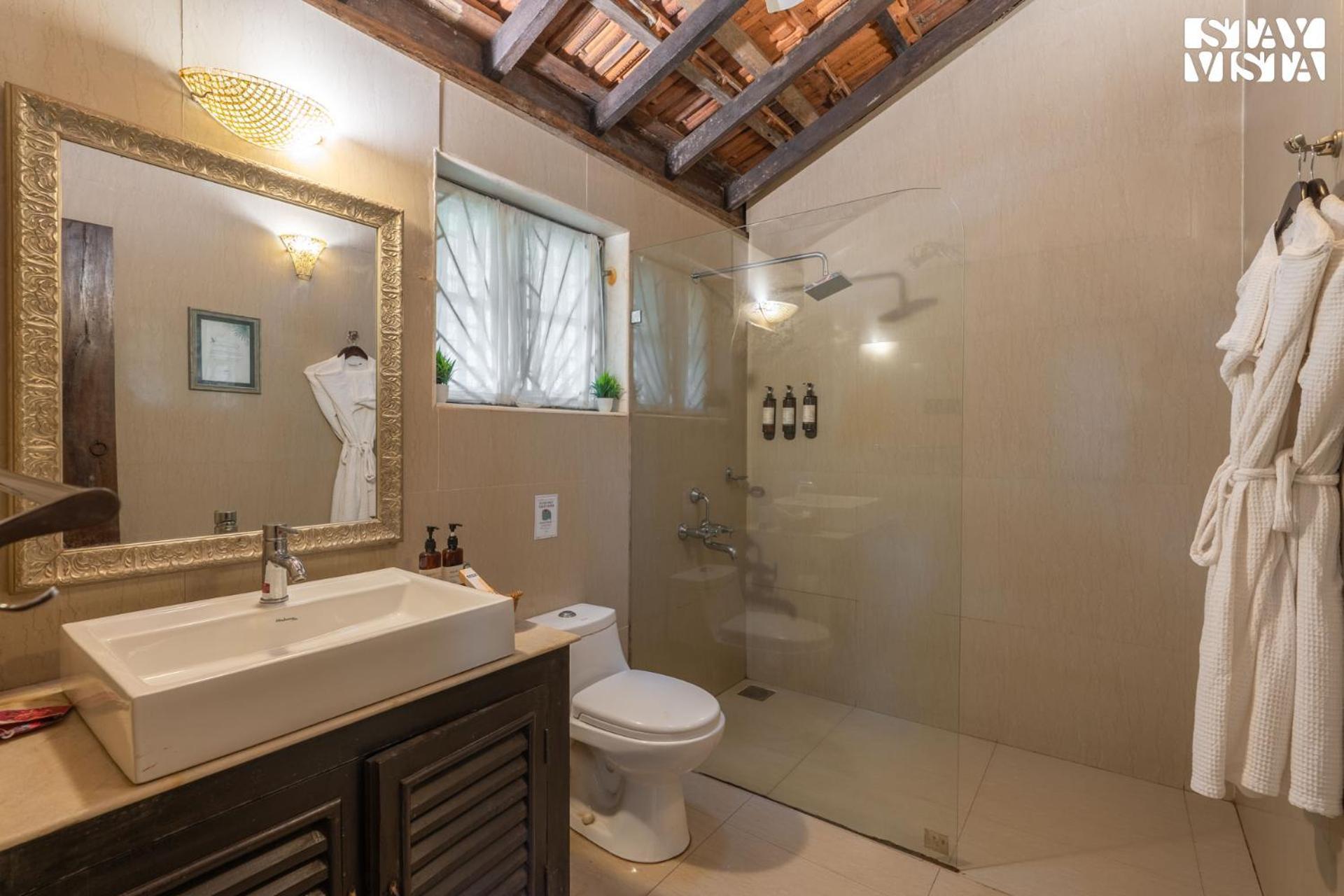 Stayvista At Amalia By Tellado With Pool, Wifi Assagao Luaran gambar